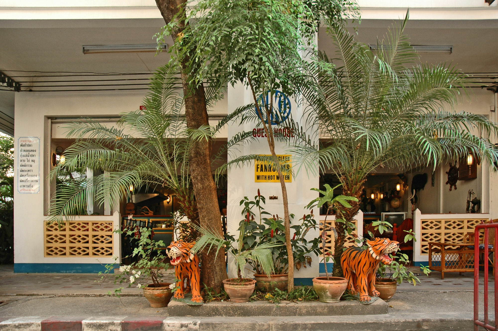 Niku Guesthouse Patong 外观 照片